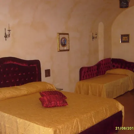 Carolina Plebiscito R. Naples